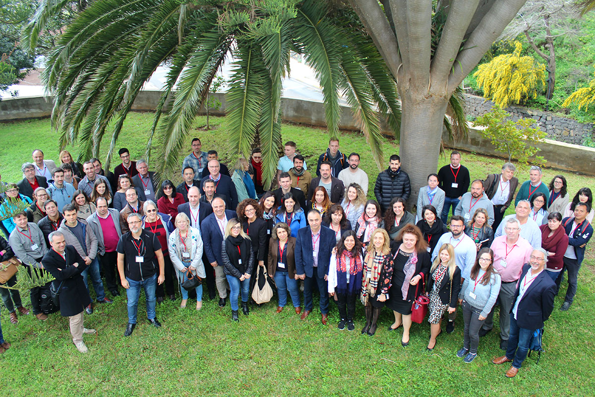 Foto de grupo de los investigadores asistentes a al reunión del consorcio MuTaLig en la ULL