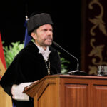 El rector Francisco García durante su intervención.