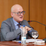 Guiseppe Guerini durante su intervención en la Facultad de Economía, Empresa y Turismo.