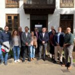 Participantes en este encuentro (con la excepción de la diputada regional, que tuvo que marcharse antes de la fotografía).