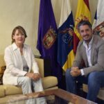 La catedrática María Isabel Navarro Segura con el alcalde de La Laguna, Luis Yeray Gutiérrez.