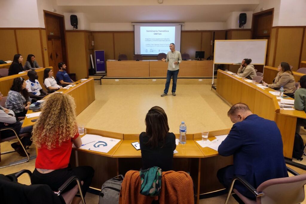 Vicente Zapata durante su introducción de este seminario.